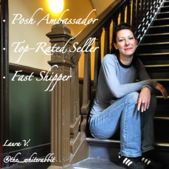 Meet the Posher Other - Hey! I'm Laura. Welcome to My Closet.